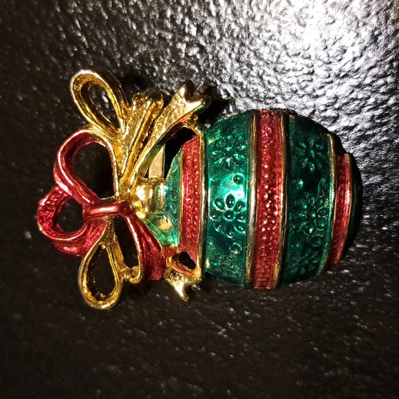 Vintage Christmas Ornament Brooch - Picture 2 of 5